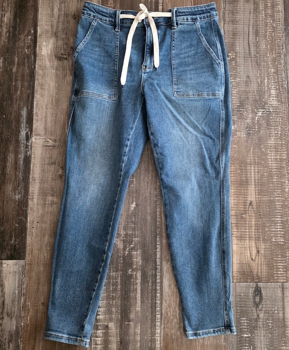 Judy Blue Jogger Medium Wash Jeans Size 13/31
